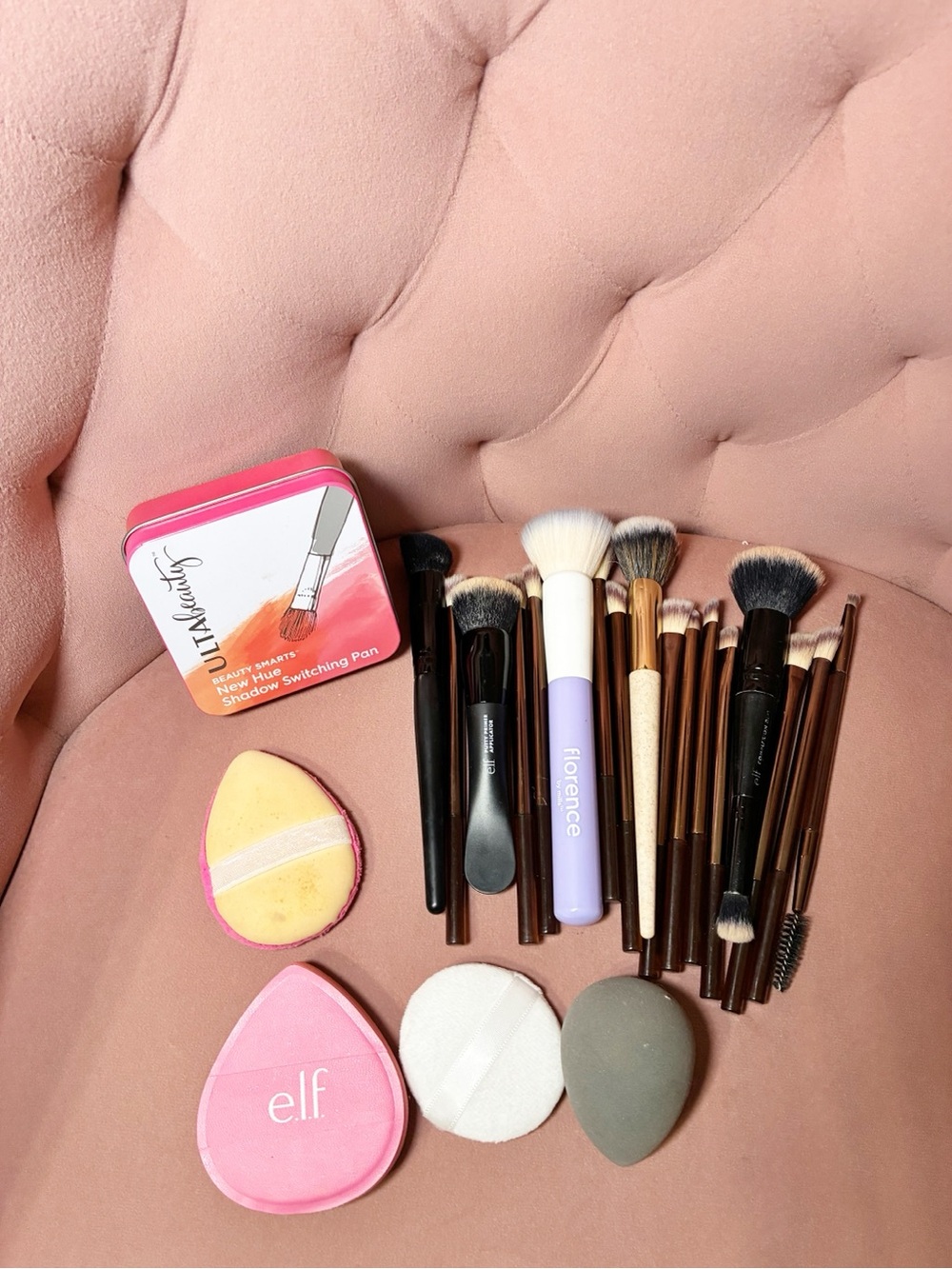 Makeup Brush Set with Sponges